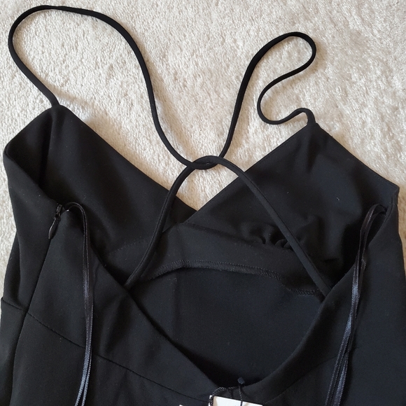 🆕 | Zara Surplice Dress in Black - Picture 7 of 10